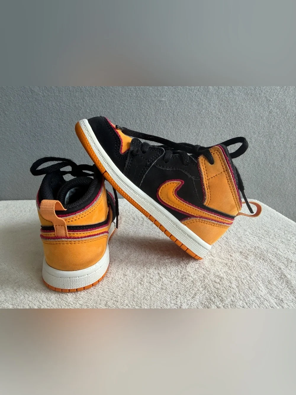 Nike Jordan 1 Mid SE Sneakers s9C Boys Toddler Vivid Orange Black